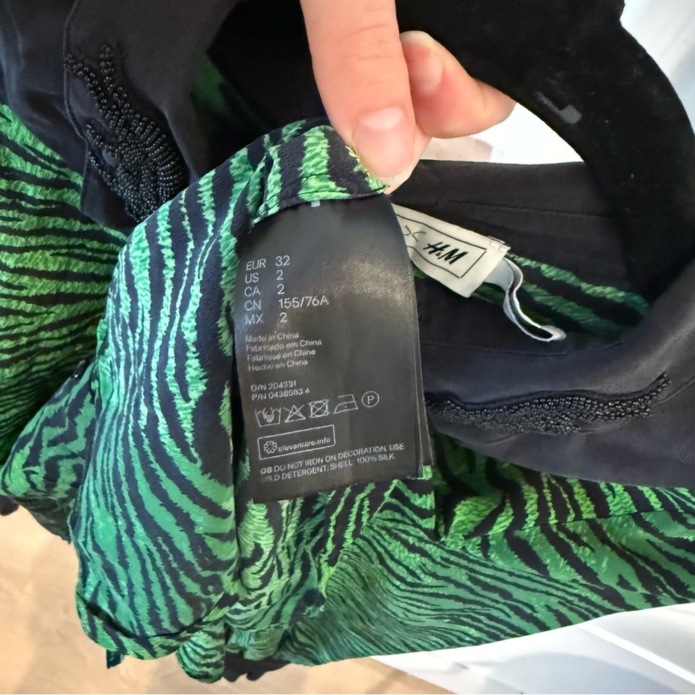 KENZO x H&M Green Tiger Print Silk Ruffle Collar Long Sleeve Button Up Blouse 2 - Picture 11 of 16